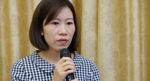 Giáo viên Dương Thị Phương Thảo (trường THCS Mạc Đĩnh Chi, quận Ba Đình, Hà Nội) chia sẻ về áp lực nghề nghiệp. Ảnh: Quỳnh Trang.