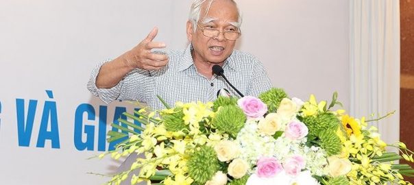 Thầy Nguyễn Văn Hòa – Chủ tịch Hội đồng quản trị trường Trung học cơ sở và Trung học phổ thông Nguyễn Bỉnh Khiêm, Hà Nội (ảnh nguồn giaoduc.net).