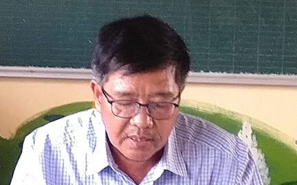 Thầy Nguyễn Thành Tâm , hiệu trưởng nhà trường tirển khải các vân bản hướng dẫn lựa chọn SGK lớp 1