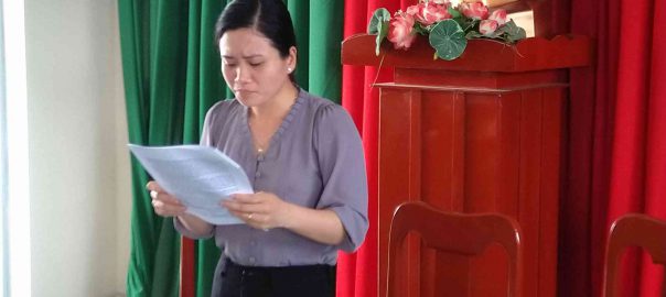 Cô Nguyễn Thị Mỹ Hạnh ( hiệu phó ) báo cáo lại các hoạt động chuyên môn